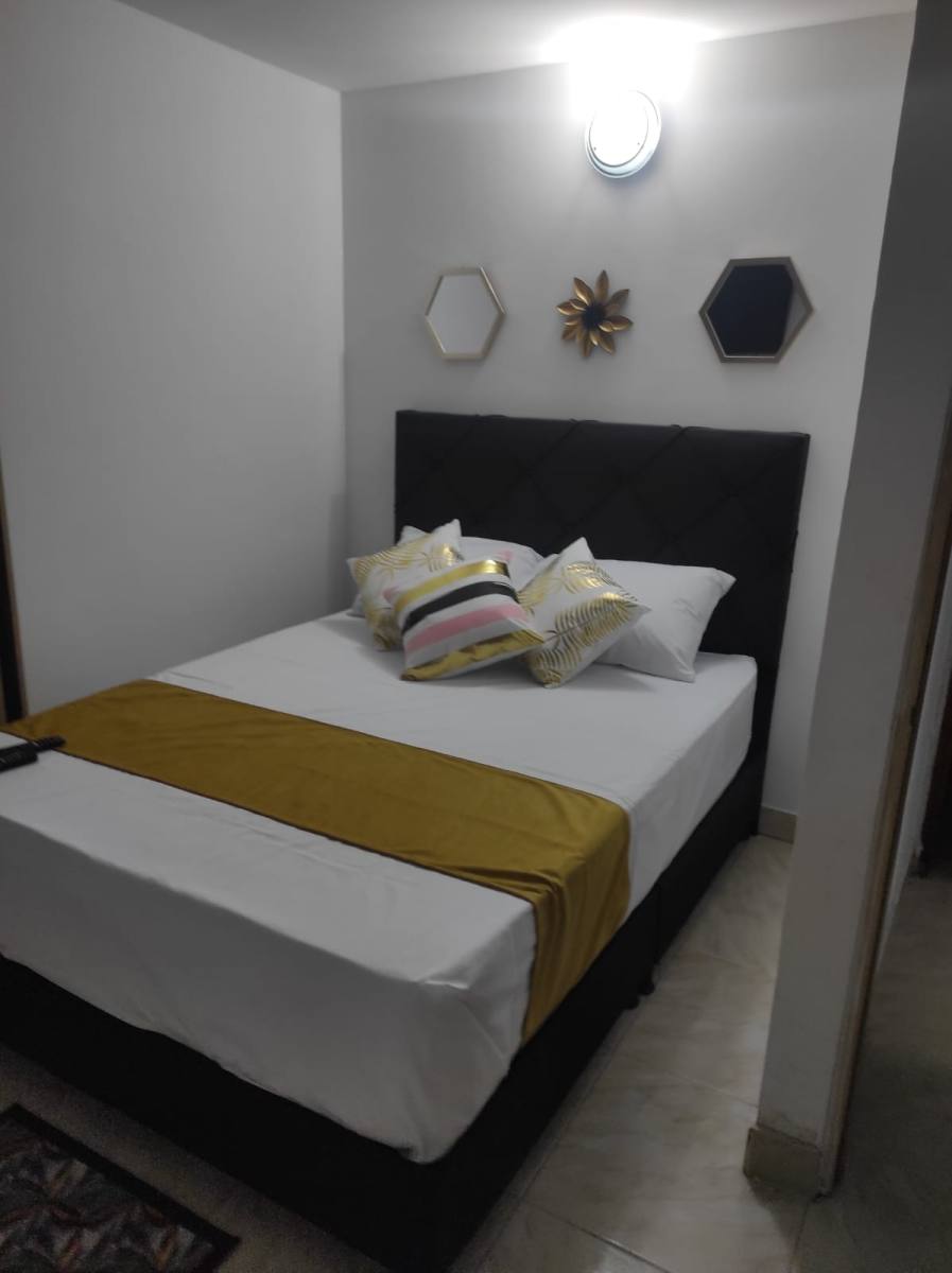 Apartamento amoblado 2 habitaciones — El Poblado (Loma del Indio), Medellín (Cód. II) — foto 3