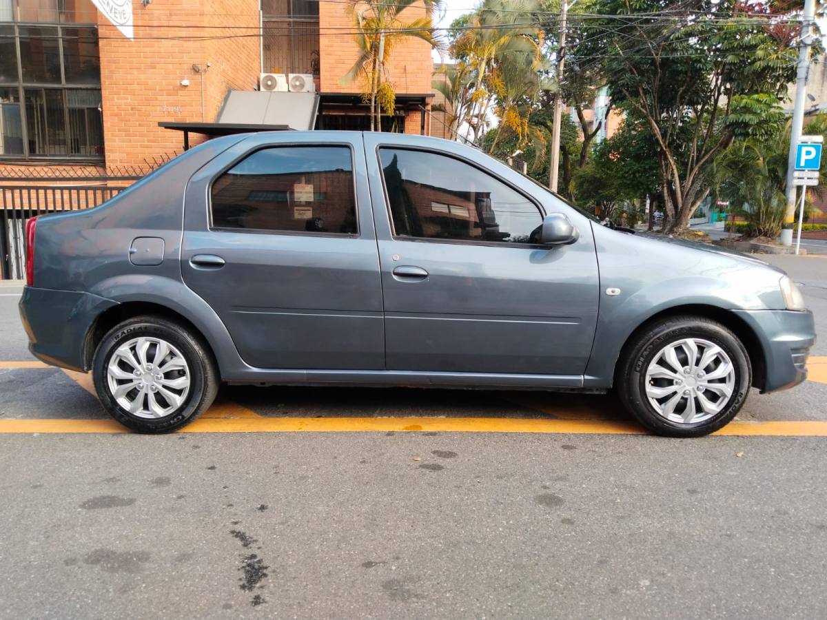 Renault Logan — foto 4