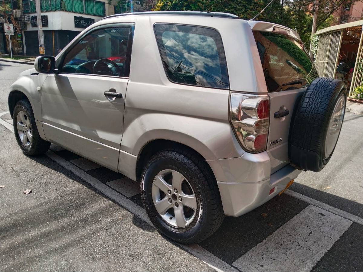 Suzuki Gran Vitara — foto 2